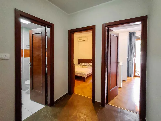 Helle 3-Zimmer-Wohnung, 78 m², Budva — photo 11